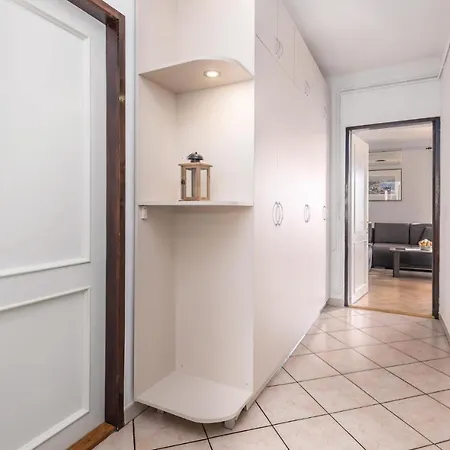 2 Bedroom Stunning Apartment In Rukavac