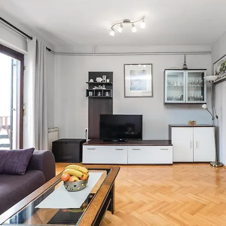 2 Bedroom Stunning Apartment In Rukavac