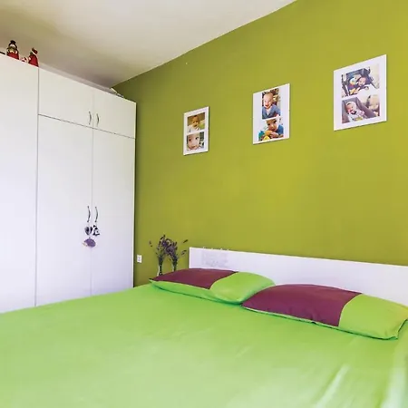 2 Bedroom Stunning Apartment In Rukavac Apartment